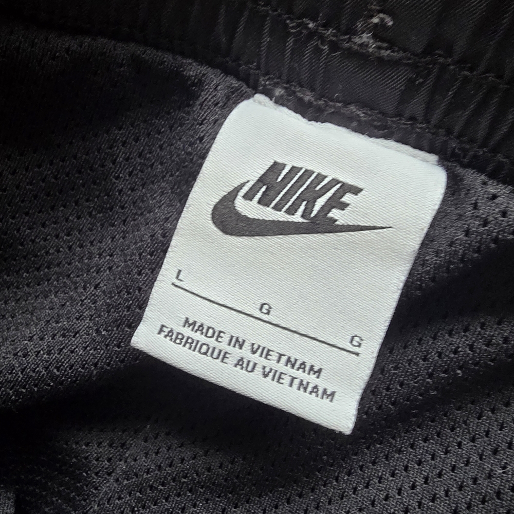 Nike Black Athletic Shorts - Picture 3 of 5